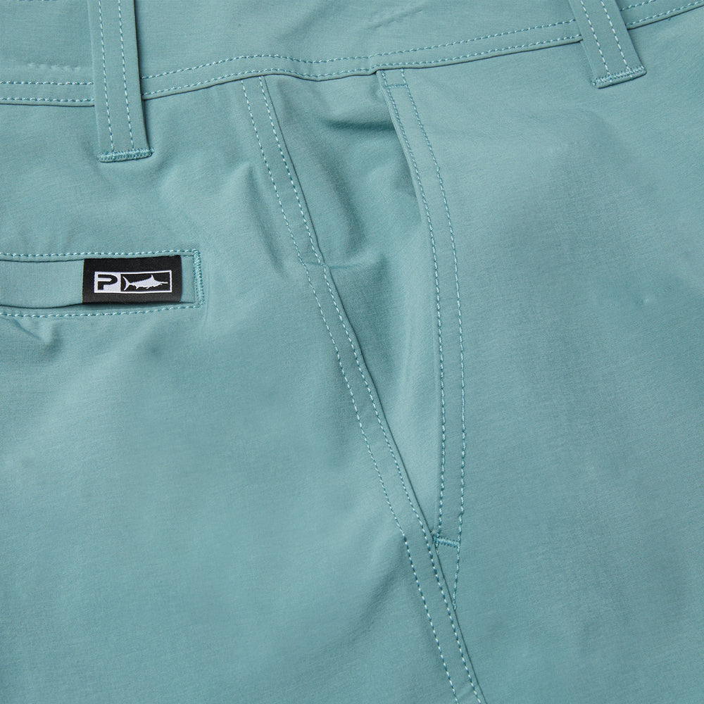 Pelagic Mako Hybrid Shorts 18in
