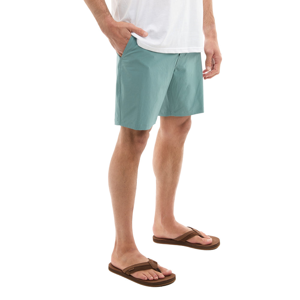 Pelagic Mako Hybrid Shorts 18in